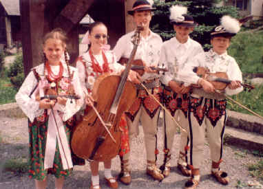 V goralskej muzike sa občas objavovali aj dievčatá