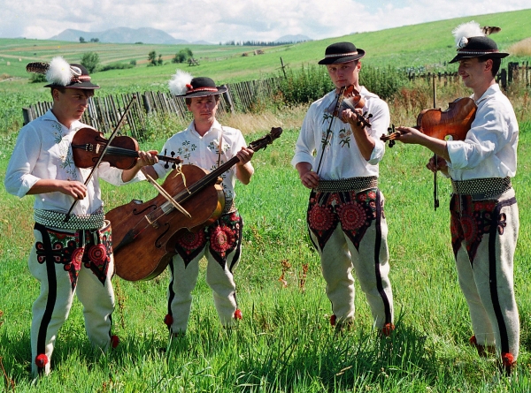 Mladí goralskí muzikanti zo Suchej Hory, rok 1996 